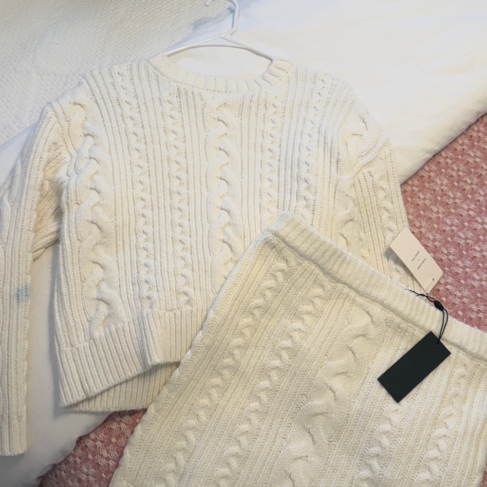 Gianni Bini matching skirt and top Cable Knit in Cream